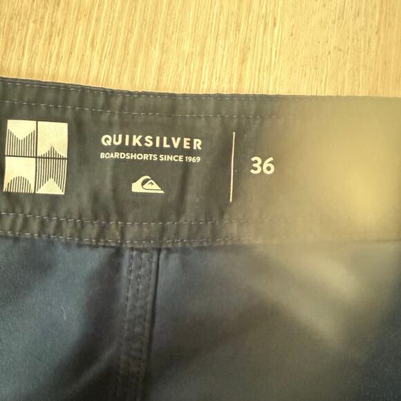Quicksilver Men's Navy Blue BoardShorts Swim Trunks Size 36 - Picture 2 of 3